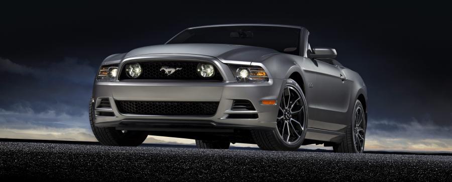  Ford Mustang GT Convertible 2013 года  (фото 48 из 65)
